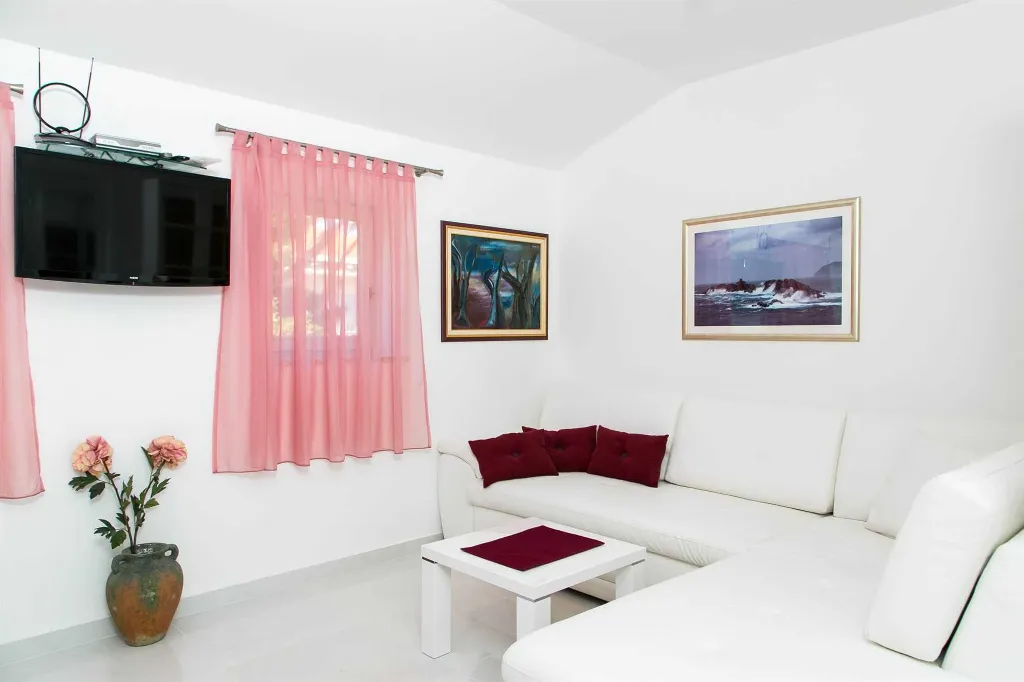 One-Bedroom Apartment in Dubrovnik with Sea View Terrace