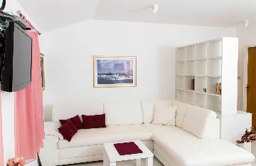 One-Bedroom Apartment in Dubrovnik with Sea View Terrace