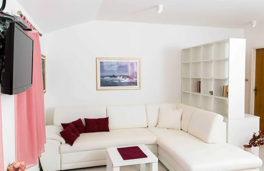 One-Bedroom Apartment in Dubrovnik with Sea View Terrace