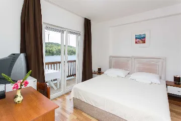 Polače Studio Apartment with Balcony and Sea View