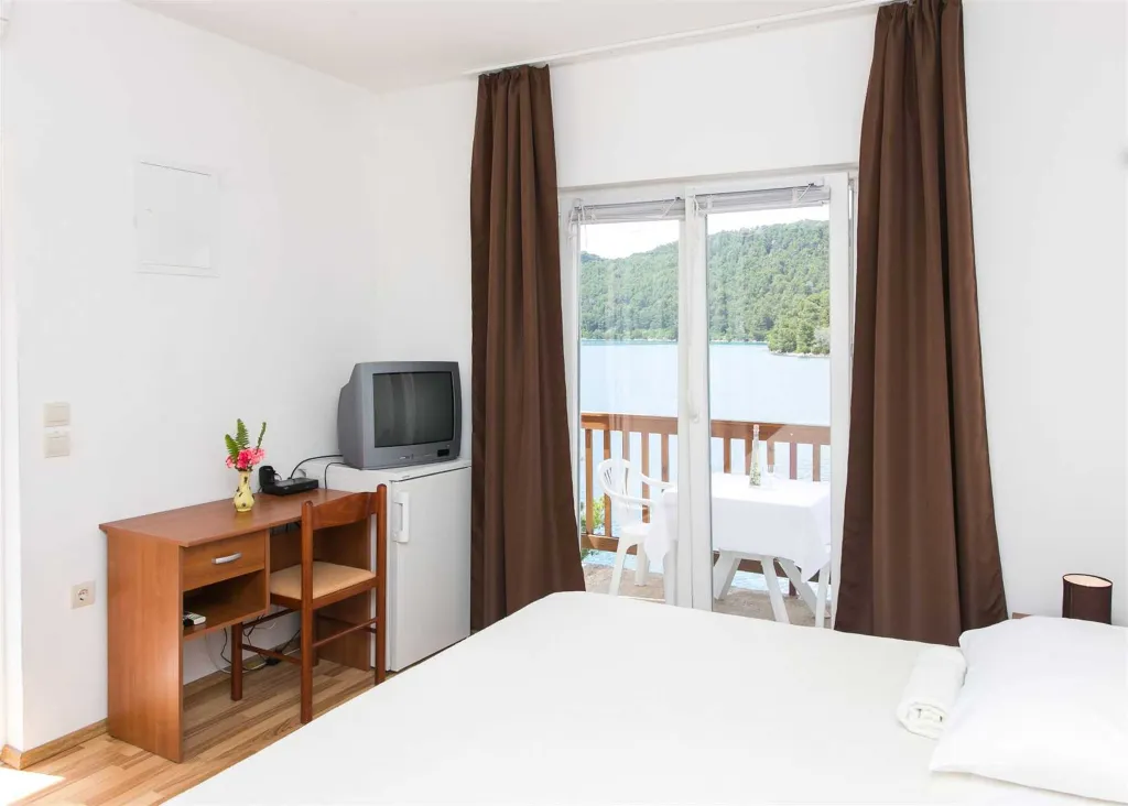Polače Studio Apartment with Balcony and Sea View