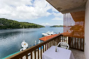 Polače Studio Apartment with Balcony and Sea View