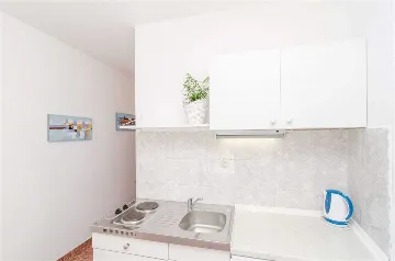 Polače One-Bedroom Apartment with Sea-View Balcony