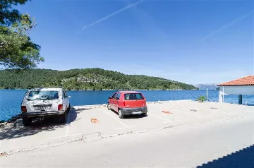 Polače One-Bedroom Apartment with Sea-View Balcony