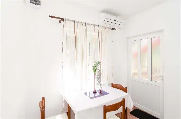 Polače One-Bedroom Apartment with Sea-View Balcony