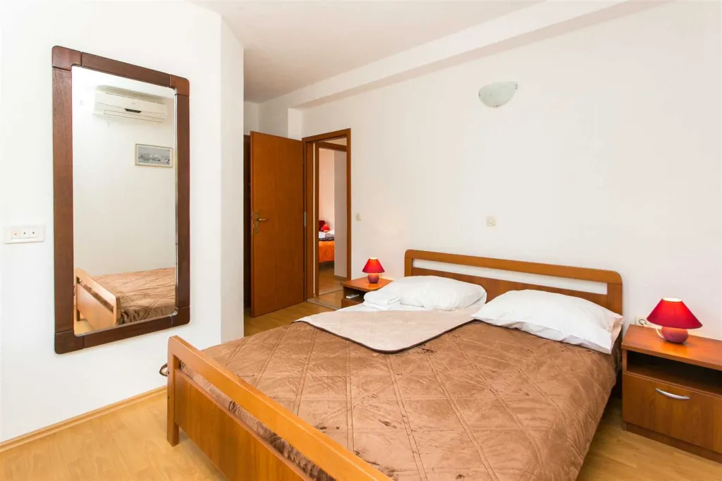 Two-Bedroom Apartment with Sea-View Terrace in Mljet