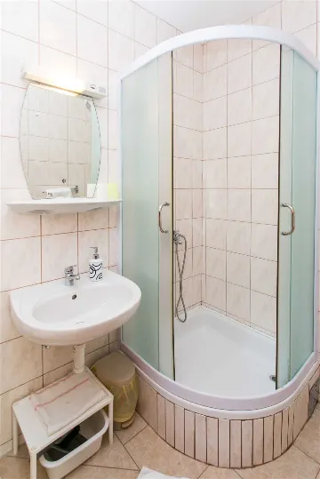 Two-Bedroom Apartment with Sea-View Terrace in Mljet