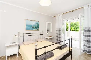 Ground-Floor Studio Apartment in Mljet for 2