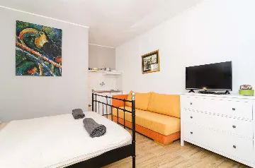 Ground-Floor Studio for 2 in Mljet, Okuklje