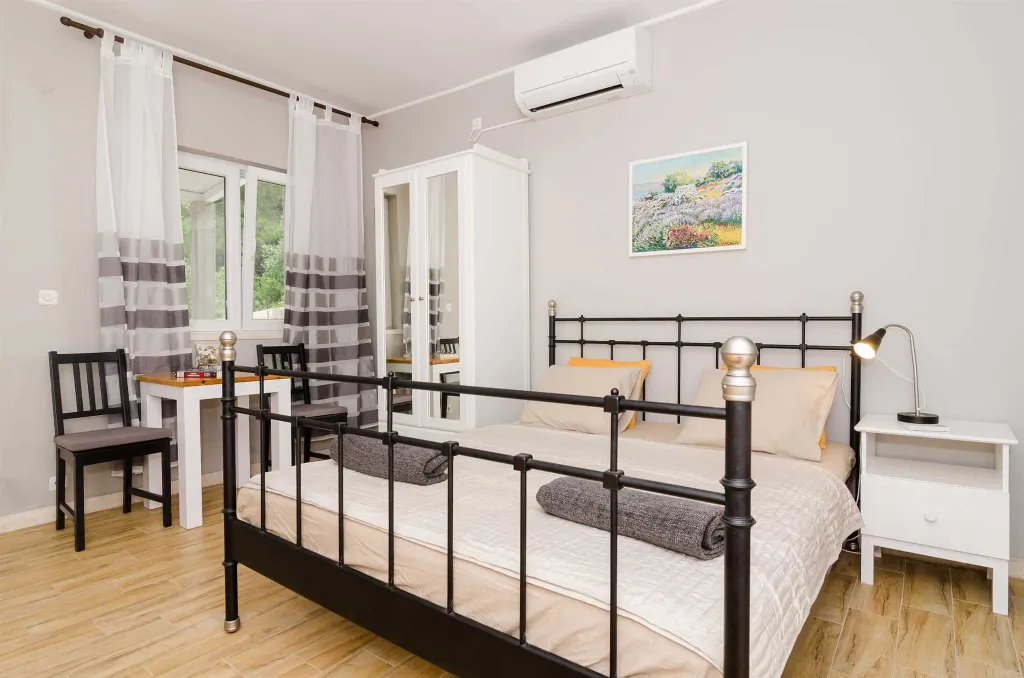 Ground-Floor Studio for 2 in Mljet, Okuklje