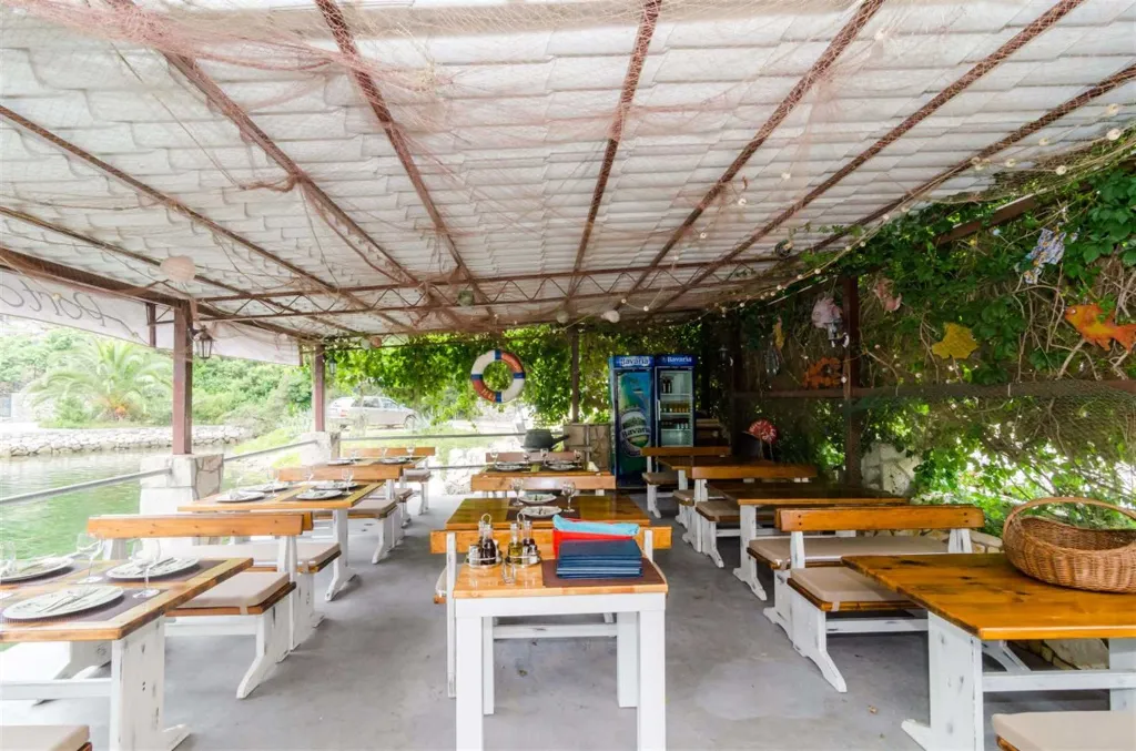 Ground-Floor Studio for 2 in Mljet, Okuklje