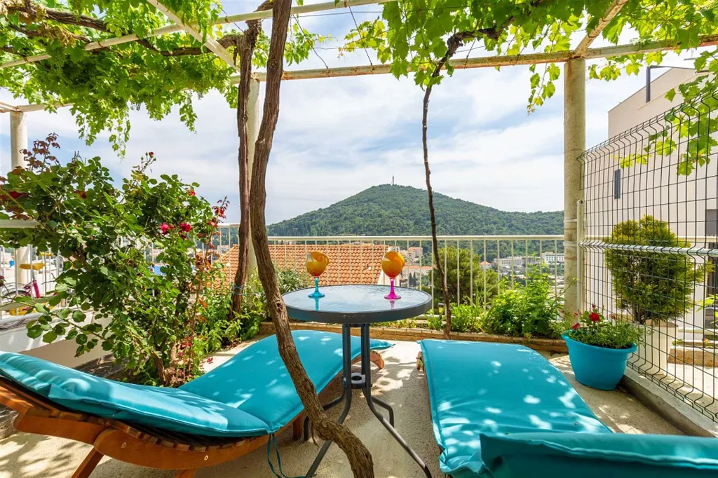 Dubrovnik Studio for 2 with Terrace & Spa Jacuzzi