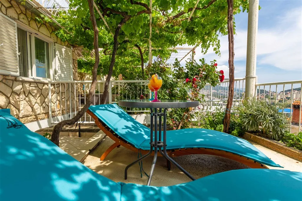 Dubrovnik Studio for 2 with Terrace & Spa Jacuzzi