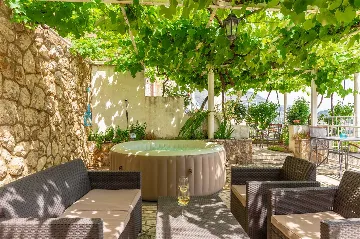 Dubrovnik Studio for 2 with Terrace & Spa Jacuzzi