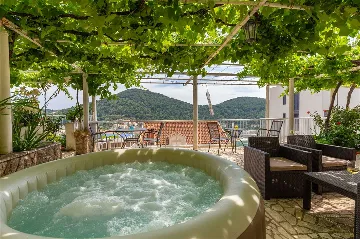 Dubrovnik Studio for 2 with Terrace & Spa Jacuzzi