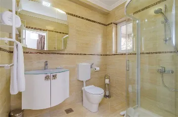 Studio in Mljet with Balcony & Sea View (Sleeps 2)