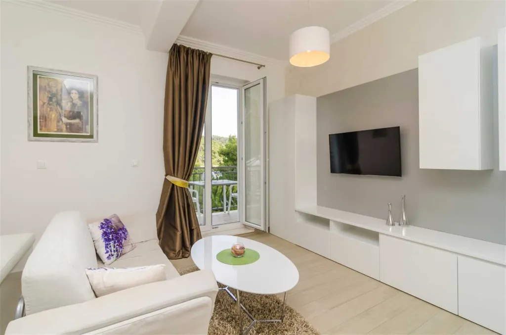 Studio in Mljet with Balcony & Sea View (Sleeps 2)