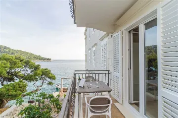 Studio in Mljet with Balcony & Sea View (Sleeps 2)