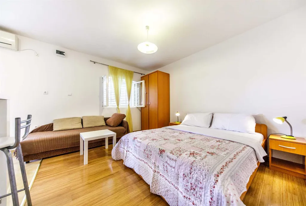 Dubrovnik Studio with Private Garden Terrace