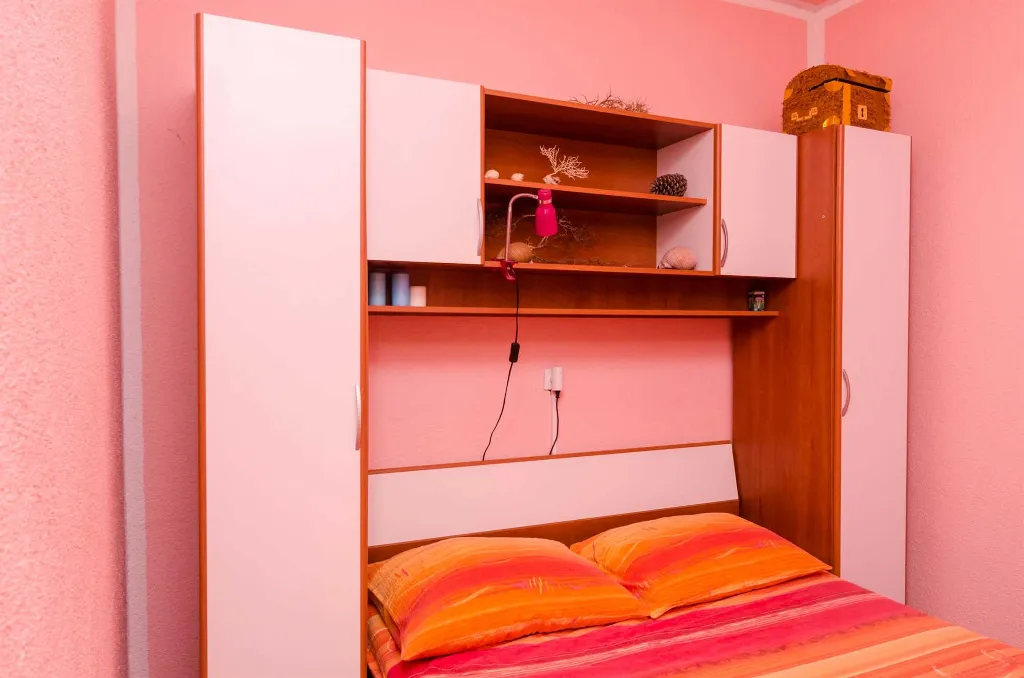Saplunara 1-Bedroom Apartment with Pine Terrace