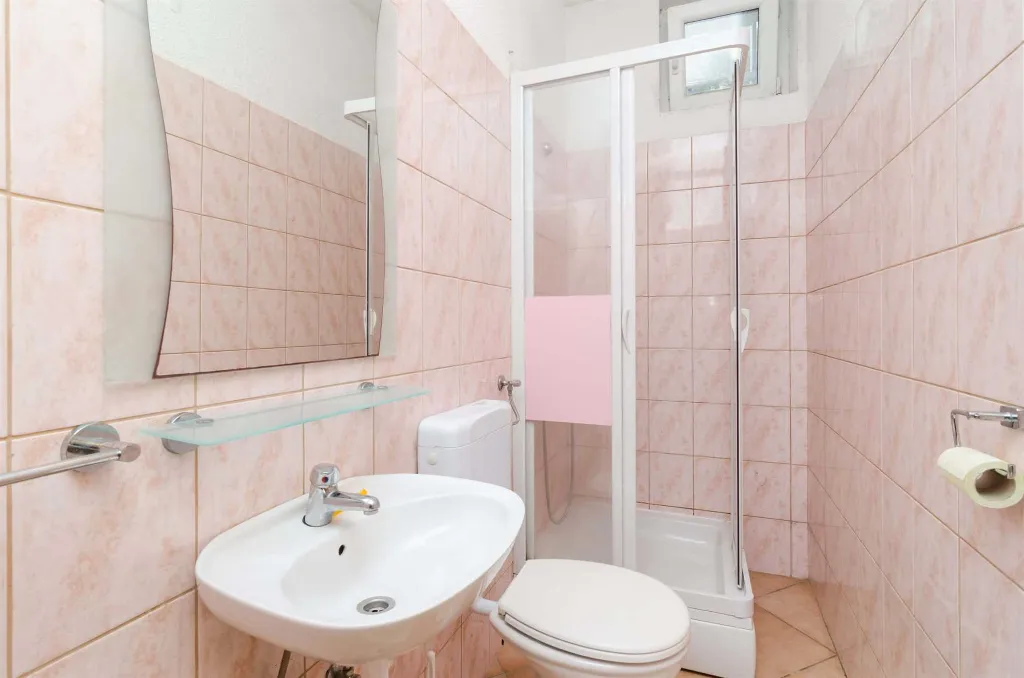 Saplunara 1-Bedroom Apartment with Pine Terrace
