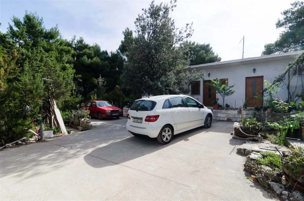 1-Bedroom Apartment in Saplunara with Terrace Garden View