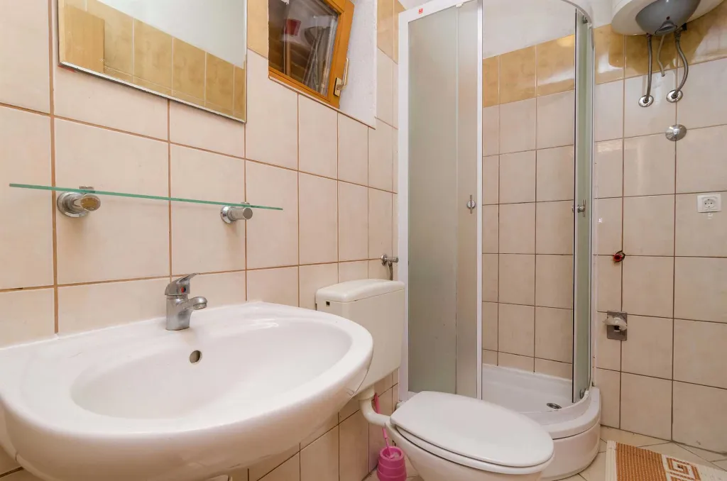 1-Bedroom Apartment in Saplunara with Terrace Garden View