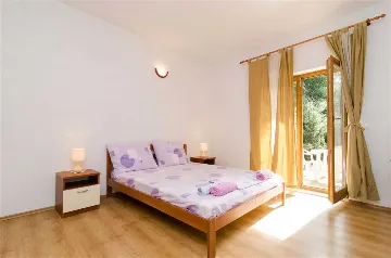 1-Bedroom Apartment with Terrace in Saplunara