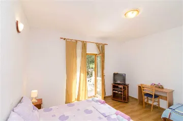 1-Bedroom Apartment with Terrace in Saplunara