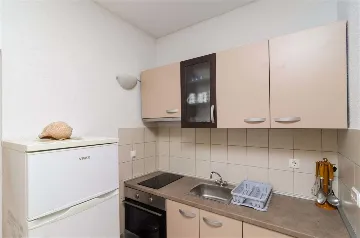 1-Bedroom Apartment with Terrace in Saplunara