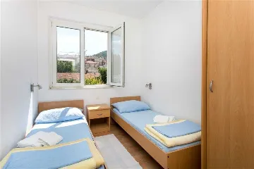 Dubrovnik 2-Bedroom Apartment for Up to 5 Guests