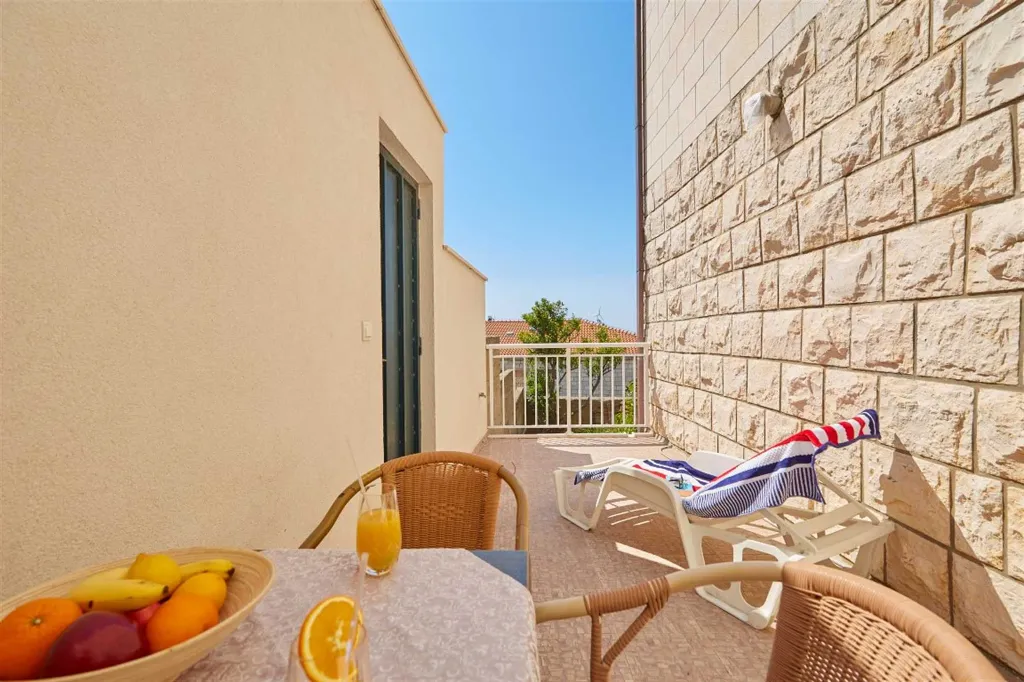 Triple Room with Sea View in Dubrovnik
