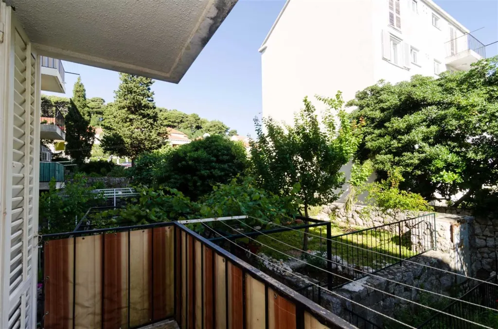 Dubrovnik Apartment with Private Balcony (Sleeps 5)