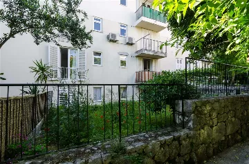 Dubrovnik Apartment with Private Balcony (Sleeps 5)