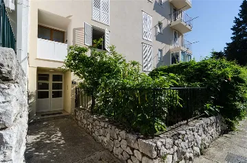 Dubrovnik Apartment with Private Balcony (Sleeps 5)