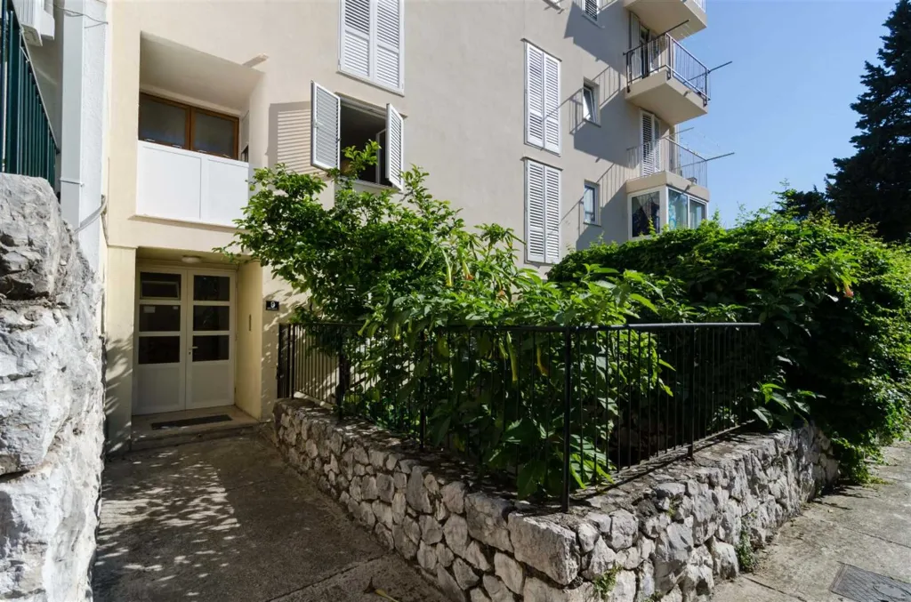 Dubrovnik Apartment with Private Balcony (Sleeps 5)