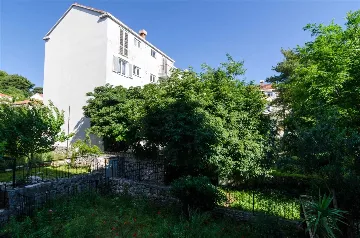 Dubrovnik Apartment with Private Balcony (Sleeps 5)