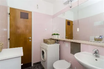 Dubrovnik Apartment with Private Balcony (Sleeps 5)