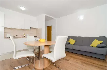 Dubrovnik Apartment with Private Balcony (Sleeps 5)