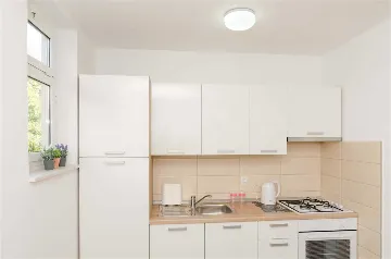 Dubrovnik Apartment with Private Balcony (Sleeps 5)