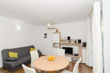 Dubrovnik Apartment with Private Balcony (Sleeps 5)