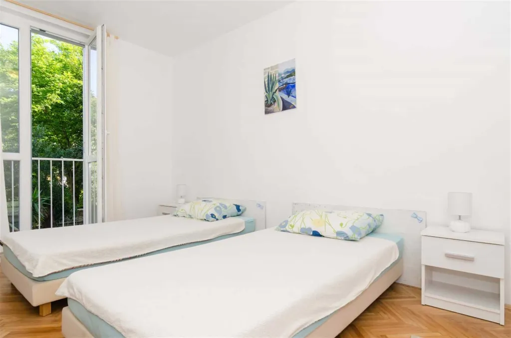 Dubrovnik Apartment with Private Balcony (Sleeps 5)