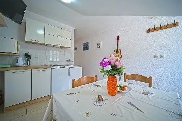 Apartment in Mljet with Balcony and Sea View for 4