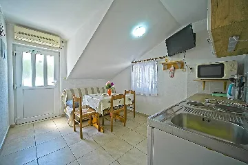 Apartment in Mljet with Balcony and Sea View for 4