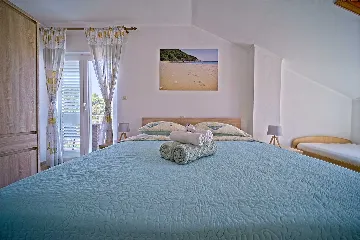 Apartment in Mljet with Balcony and Sea View for 4