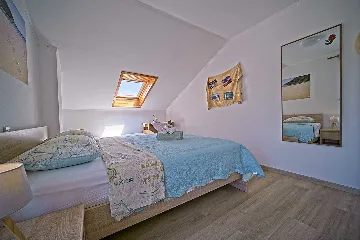 Apartment in Mljet with Balcony and Sea View for 4