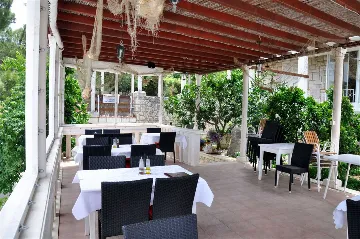 Apartment in Mljet with Balcony and Sea View for 4