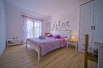 Mljet One-Bedroom Apartment with Sea-View Balcony