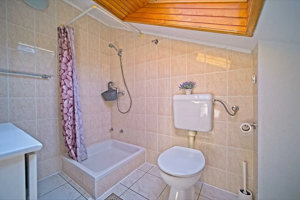 Mljet One-Bedroom Apartment with Sea-View Balcony