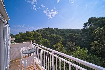 One-Bedroom Apartment with Balcony in Mljet